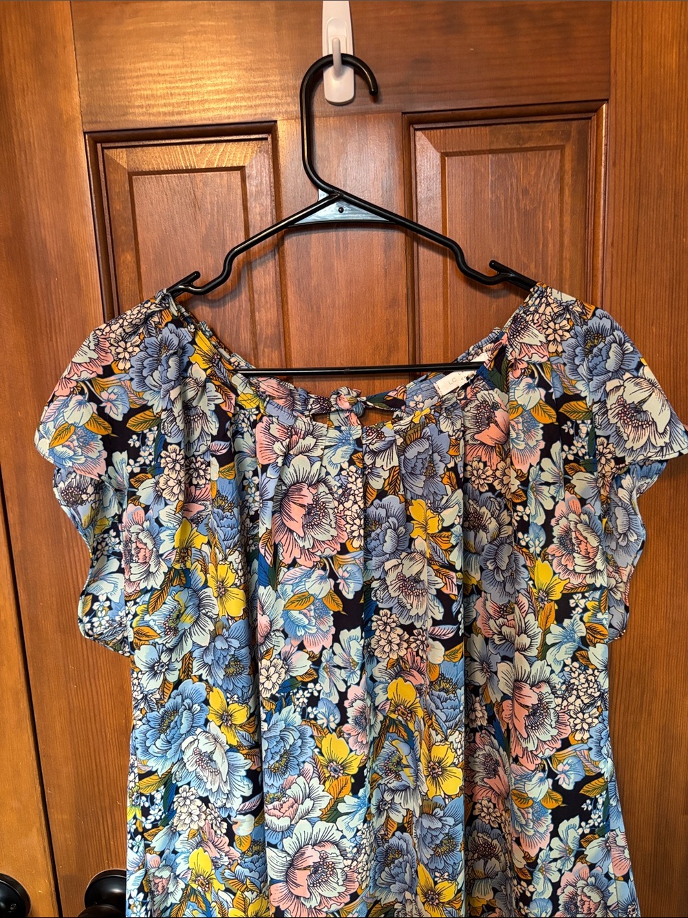 LC Lauren Conrad Cap Sleeve Blue Floral Scoop Neck Blouse size XXL Multicolor - Picture 2 of 8